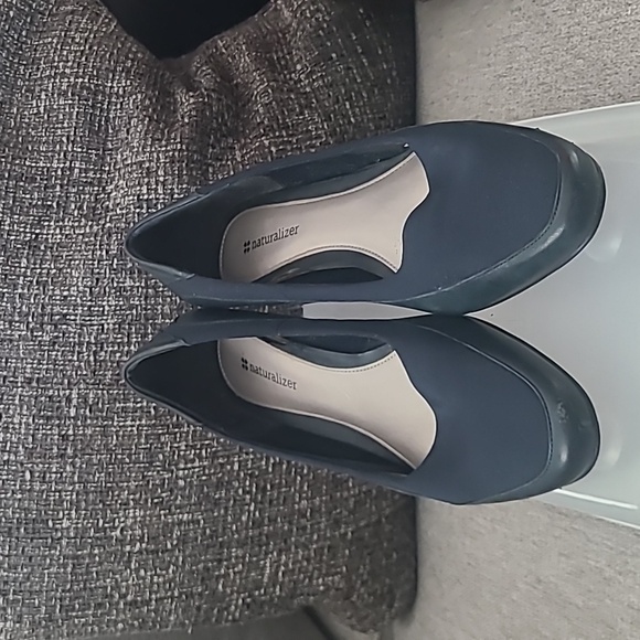 Naturalizer Heels - Picture 4 of 4